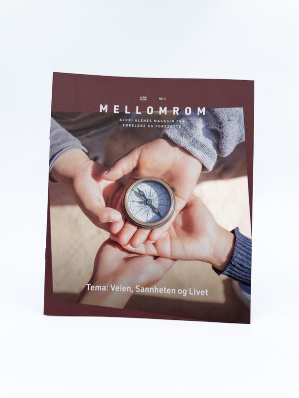 Ekstra sett med tweenshefter og foreldremagasin